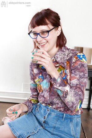 Brunette with a sexy ponytail is going to get off with a redhead