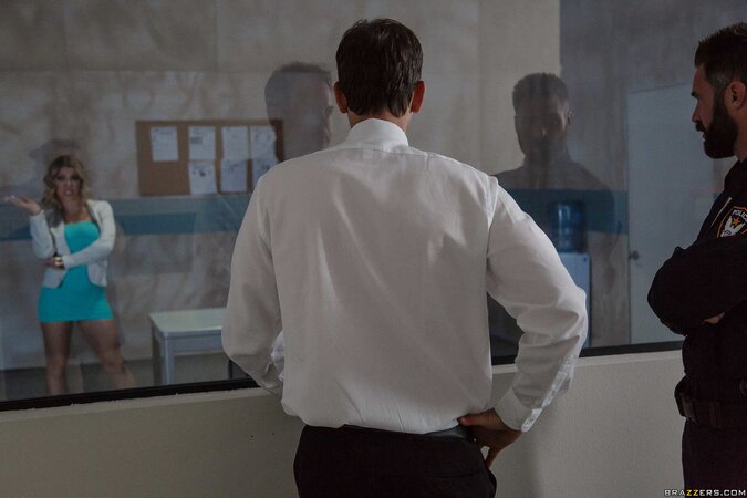 Curvy blondie showing her oral skills and enjoying orgasms