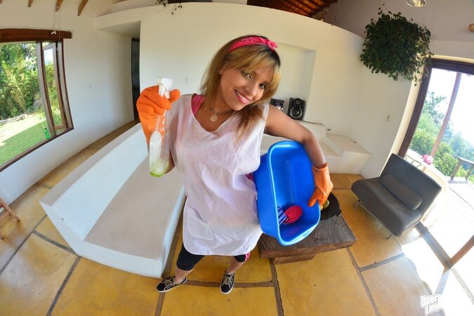 Hot girl knows her work and gets ready to get fucked silly