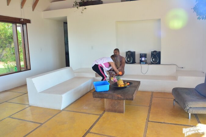 Hot girl knows her work and gets ready to get fucked silly