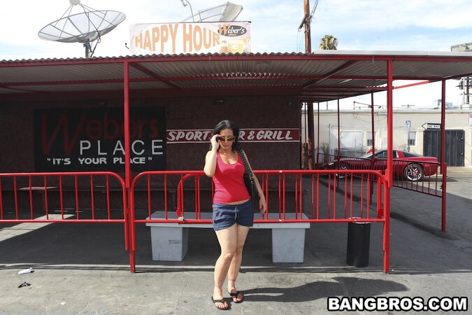 Twisted babe is going to tease before she gets fucked happily