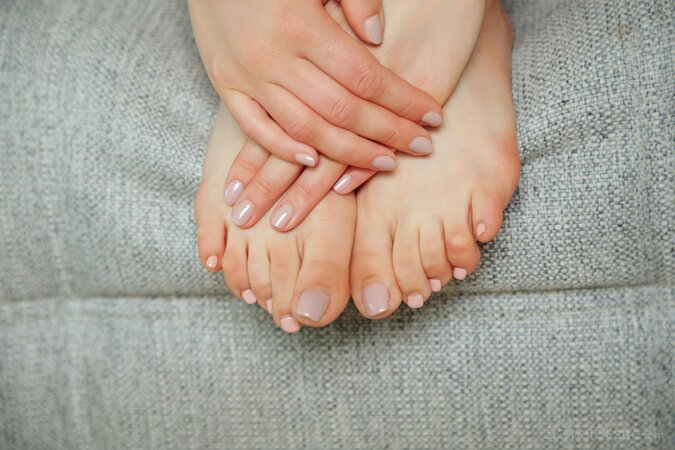 Girl with hot bangs and sexy feet is your perfect emo slut