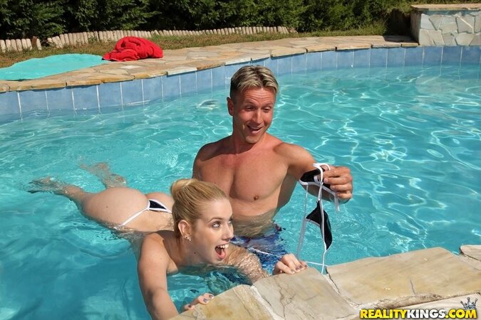 European babes with sexy bodies are all about kinky riding