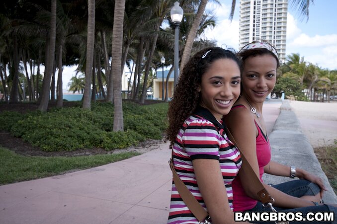 Latina chick Mimi Allen Mitzy has a nice day out with her friends