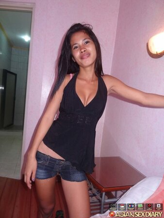 Filipina babe wants to get fucked after thorough teasing