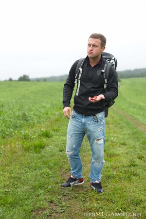 Real hiking must include banging your annoying gf in the woods