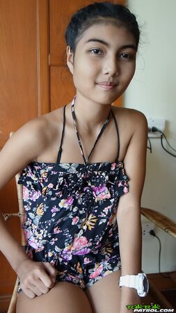 Pauw is just about the cutest Asian brunette in the world