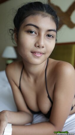Pauw is just about the cutest Asian brunette in the world