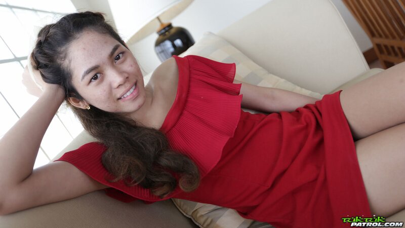 Sublime girl from Thailand shows her hairy hole and then some
