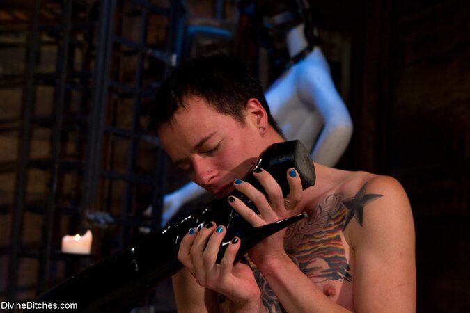 Lorelei Lee is the best blonde you could hope for in femdom