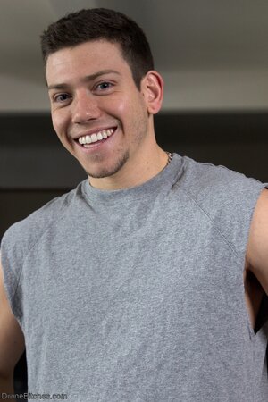 Look at pussy's exquisite folds as she teases all her simps