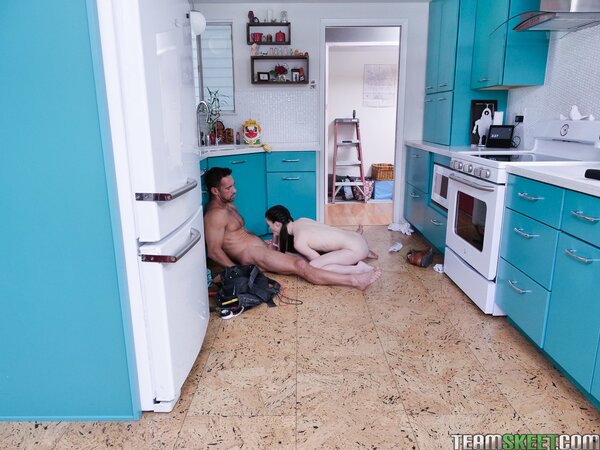 Big cock devotion at its finest from a horny brunette hottie