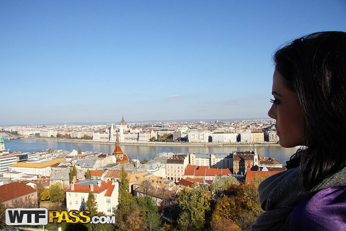 Kind of public teasing you won't soon forget from Liz Valery