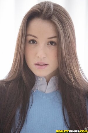 No one will be stretching their limits with Lola Foxx around