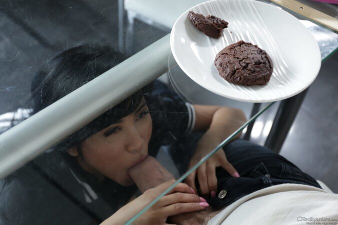 This curvy beauty flaunts her stunning skin and gets off too