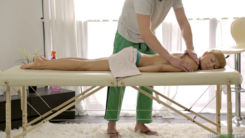 Impossibly hot redhead in denim is going to screw her masseur