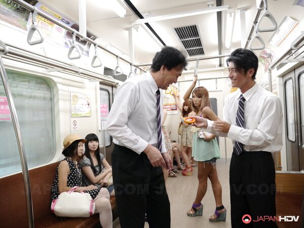 Mikan Kururugi and Tsuna Kimura show off their hairy pussies