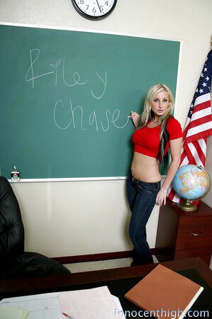 Coed with round boobies does everything on her own even masturbating in classroom