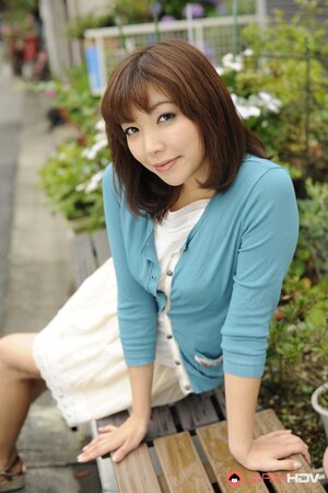 Perfect weather makes Japanese teen eager to walk alone on city streets