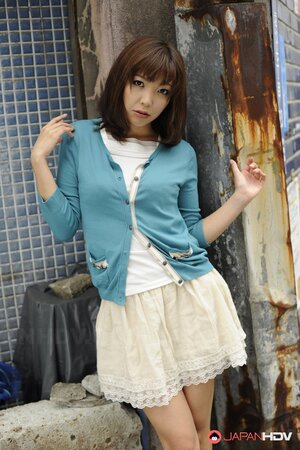 Perfect weather makes Japanese teen eager to walk alone on city streets