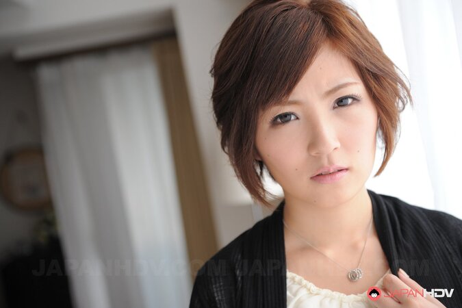 Japanese babe is so sexy and hot that she doesn't even has to get naked