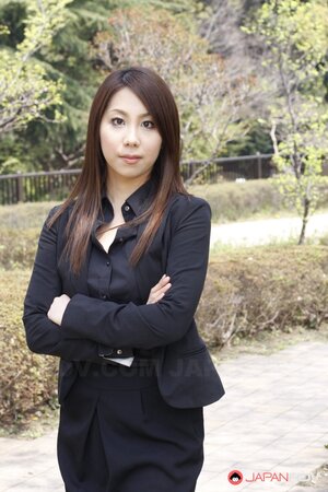 Japanese business lady decides to make some sexy photos for social networks