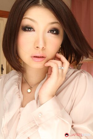 Buddy became acquainted with Asian and took her home to take some pics