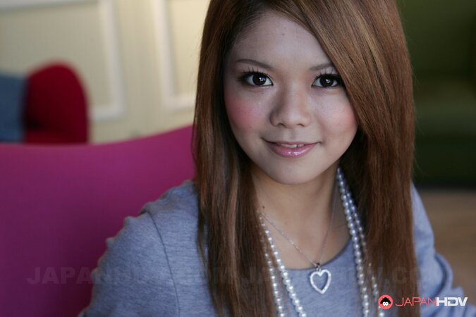 Japanese babe has sexy legs and she wears miniskirts to impress boys