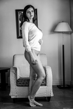 Cynthia Hill flaunts her incredible boobs and trimmed pussy