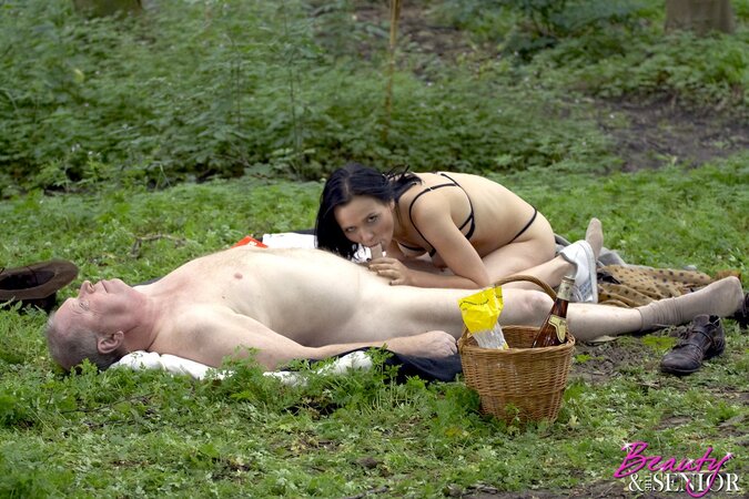 Ally Style seduces an old man on a hunting trip