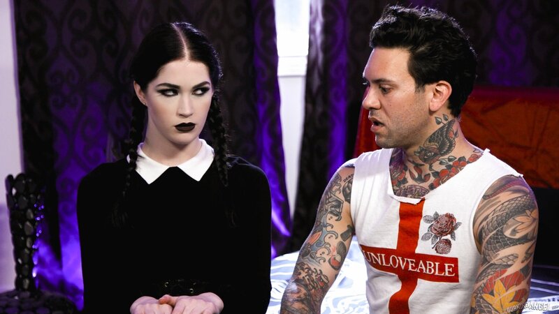 Evelyn Claire gets banged by the tattooed fellow Small Hands