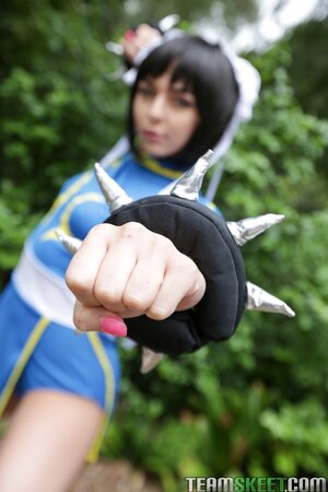 Unforgettable Street Fighter cosplay with Keira Croft being BAD