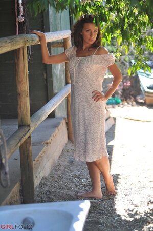 Tori B gives out an intimate teasing ed to everyone who watches