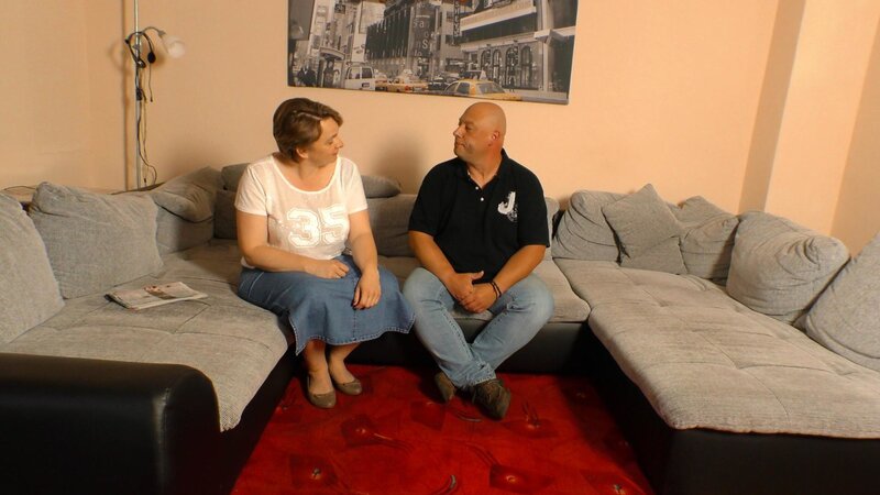 Old lady with perfect body is going to ride his hard dick