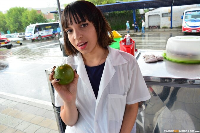 Colombian cutie shows off her body in public, then in private