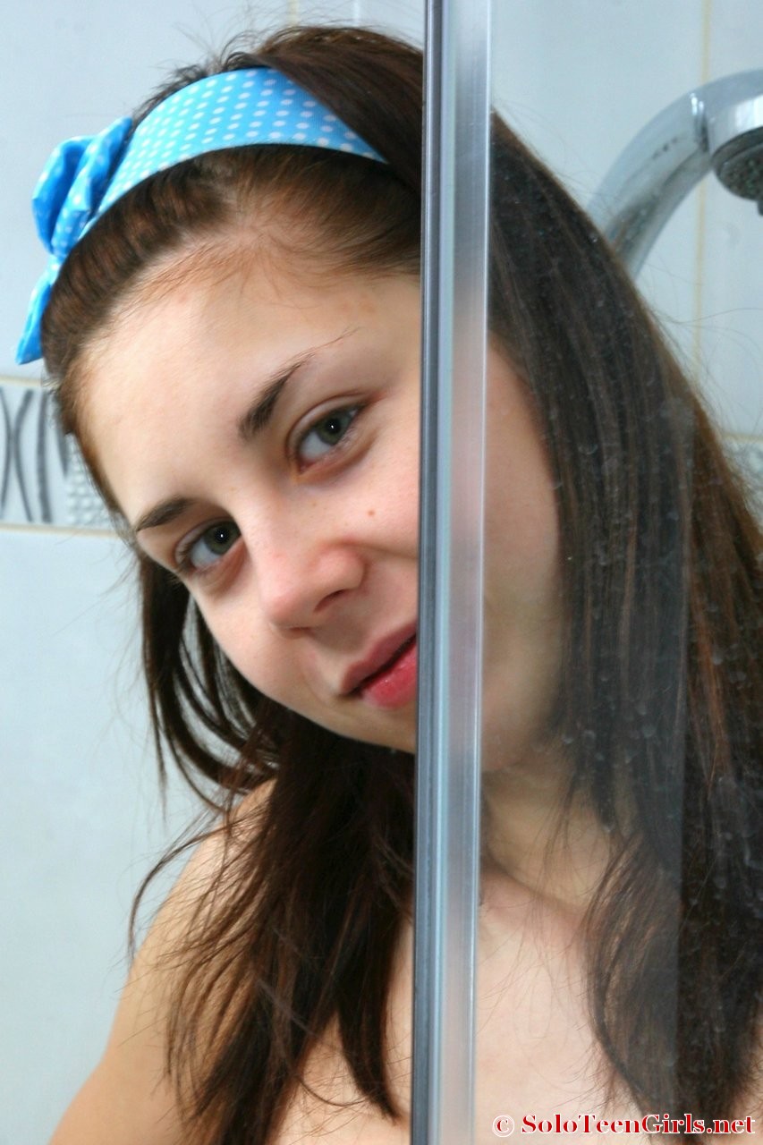 Skinny sweetheart posing and taking a shower