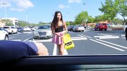 Skillful driver lures skinny Asian cutie into quickie in the car